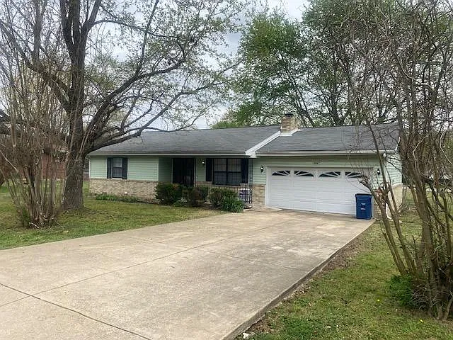 504 Willow Ln