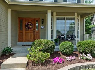 16588 Hunters Crossing Dr, Grover, MO