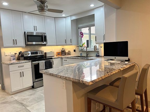 Kitchen & Bar Seating
