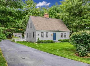 4063 E Oxford Dr, Leland, MI 49654