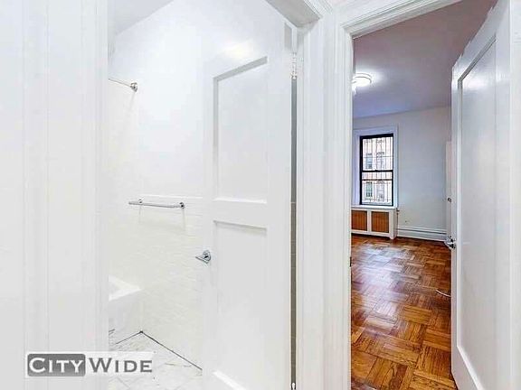 5th image of 206 W 104th St APT 24