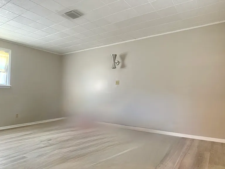 503 Hessel Blvd — Photo 36