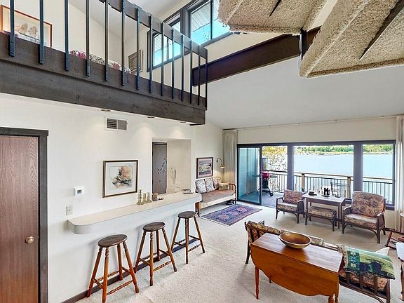 5th image of 555 Lake St #12