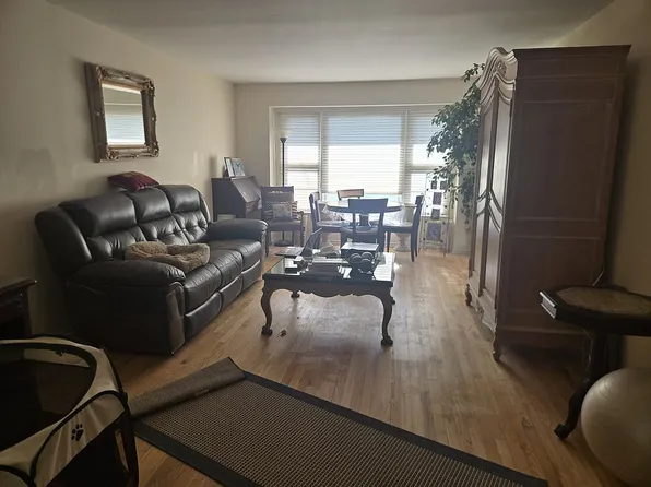 160 Woods Rd, Hillsborough, NJ 08844