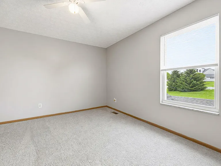 3033 Jamestown Dr — Photo 30