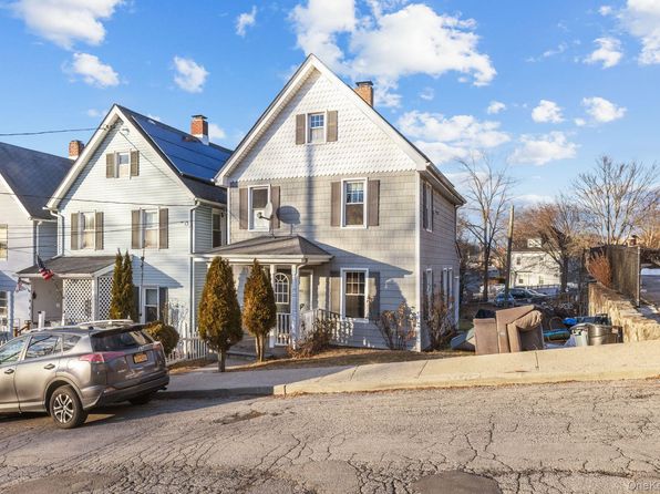 983 Warren Ave