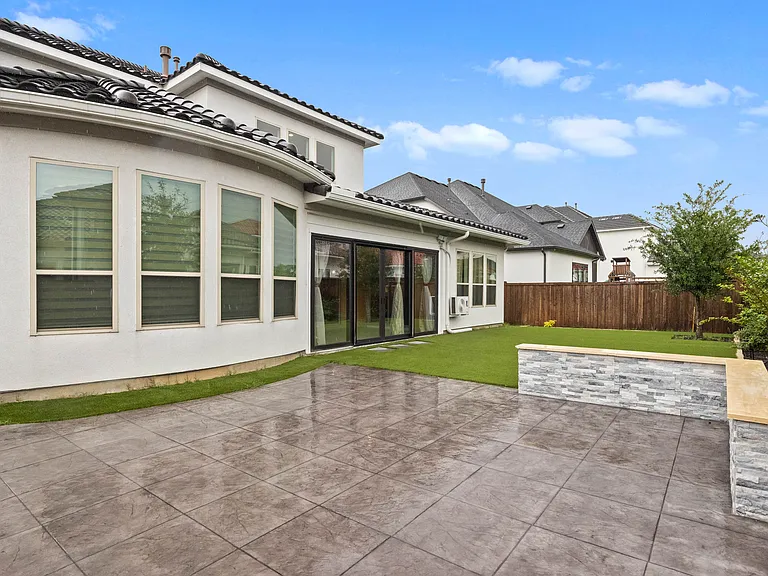 12189 Diamond Creek Dr — Photo 32