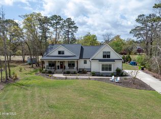 658 Saw Grass Rd, Hampstead, NC 28443