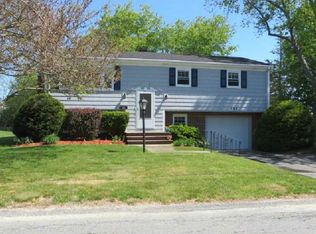 162 Russell Dr, Tiverton, RI 02878