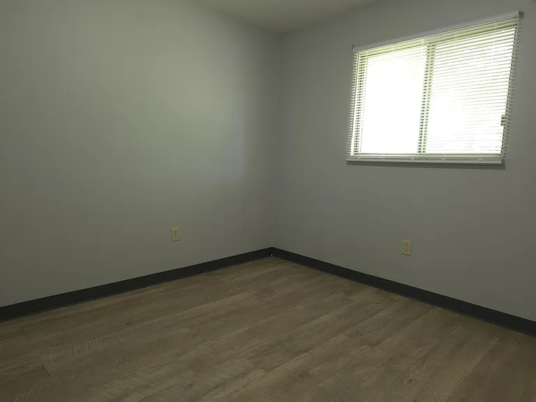 348 E Marquette St #5 — Photo 9