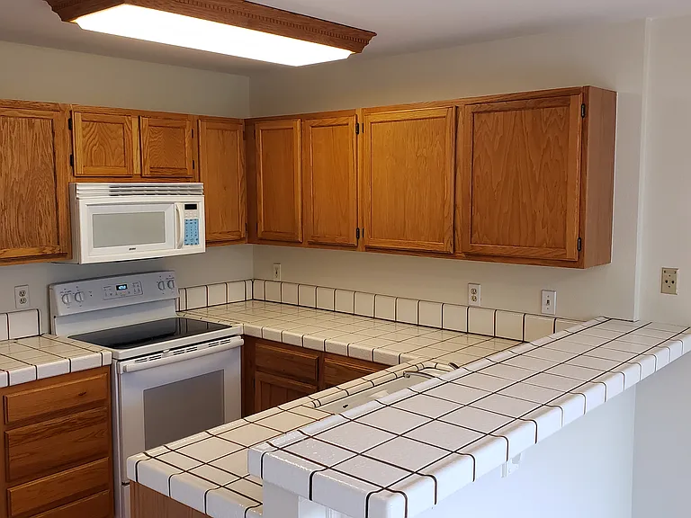 2566 Valerie Ct — Photo 8