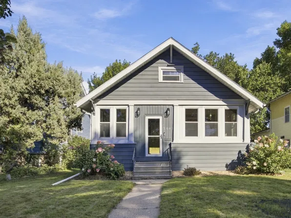 1043 1st St N, Fargo, ND 58102