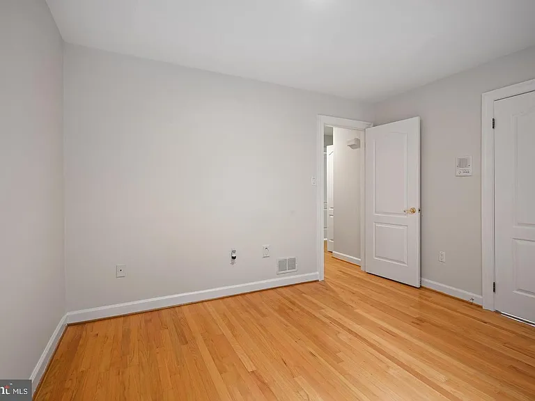 5330 Connecticut Ave NW — Photo 25