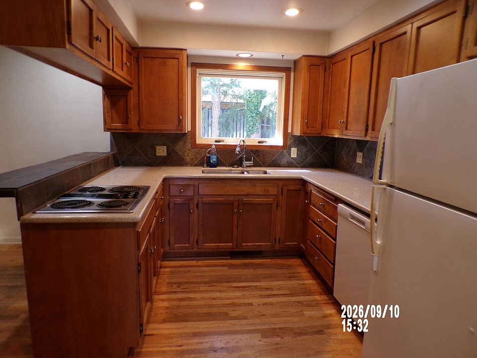 1st image of 1210 NW Spring St