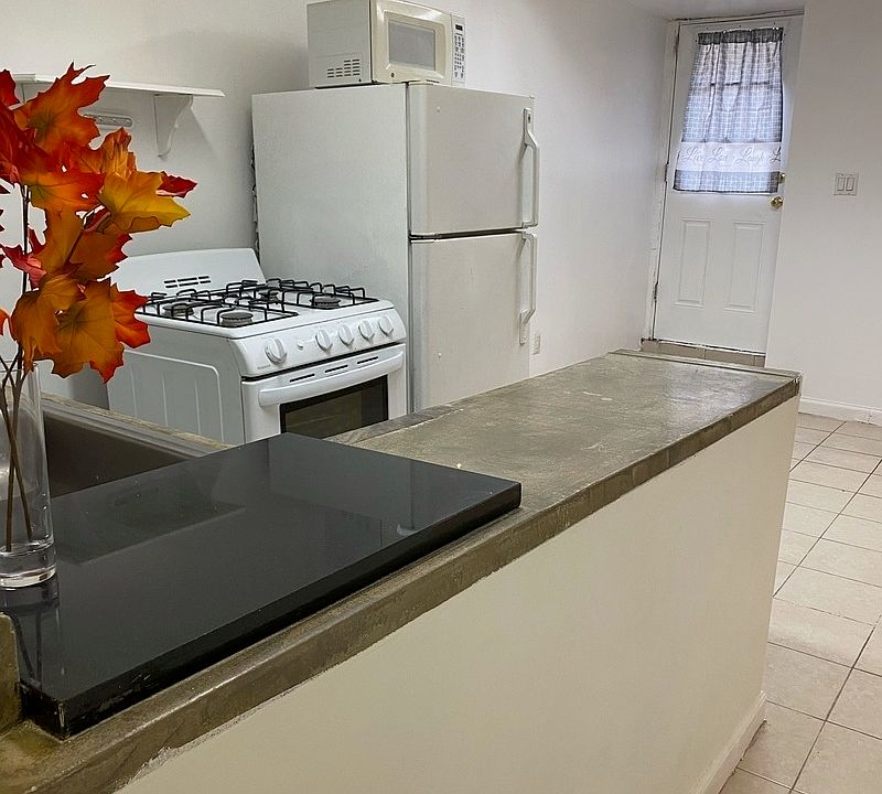 1st image of 2121 35th St #1