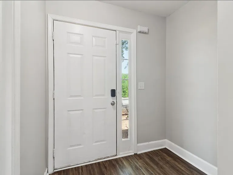 7712 Autry Cir #204 — Photo 6