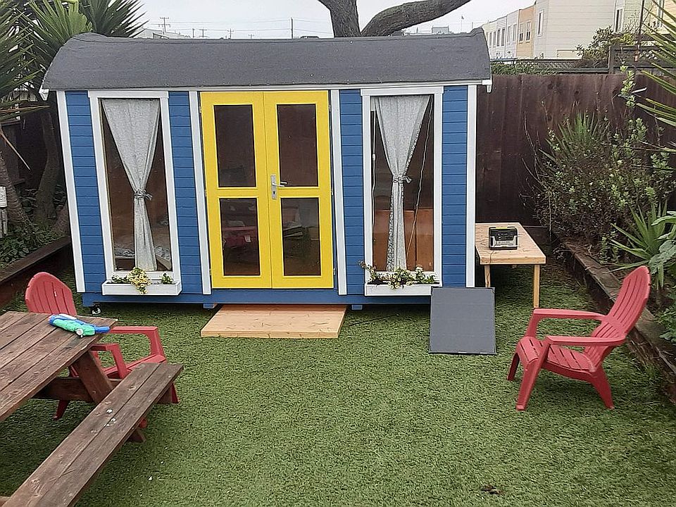 2nd image of 3622 Quintara St