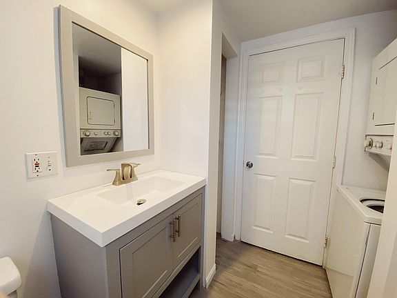 5th image of 224 W 6th St Unit A