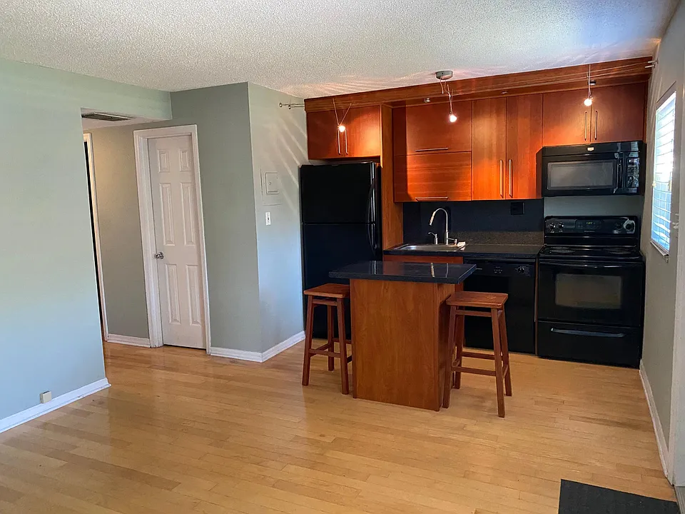 1537 Catherine St #46