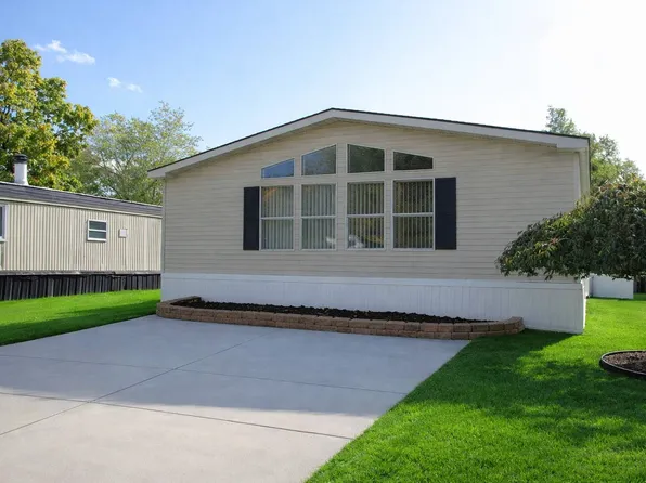 723 Labadie Ct #826, Rochester, MI 48307