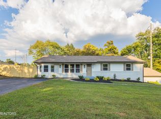 838 Whitehall Rd, Knoxville, TN 37909