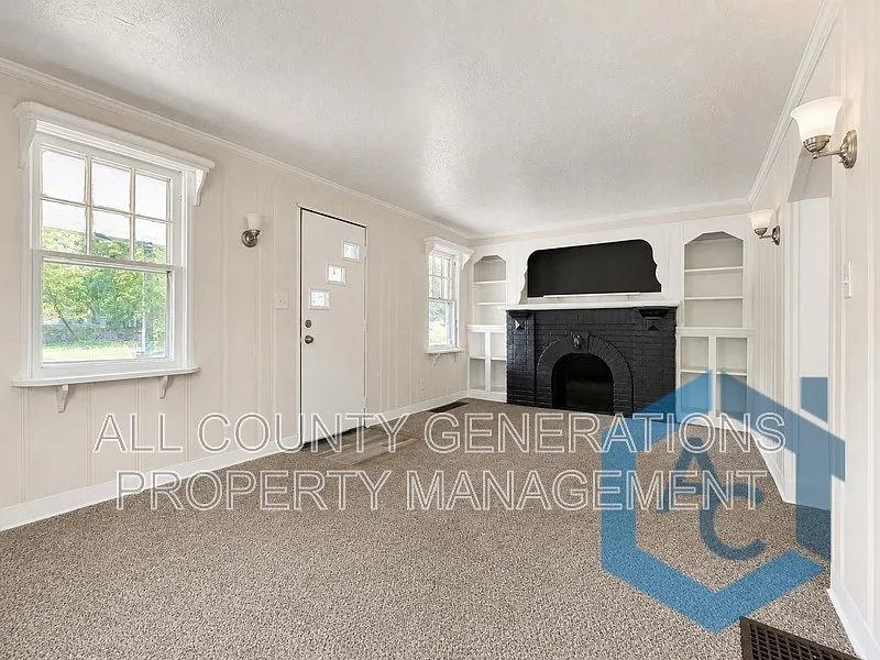 3 bed, 1.0 bath, 1152 sqft, $1,200 — Photo 4
