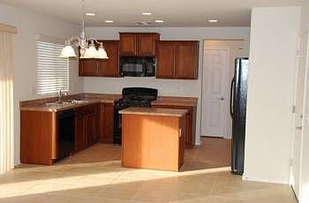 5th image of 3002 N Daisy Dr