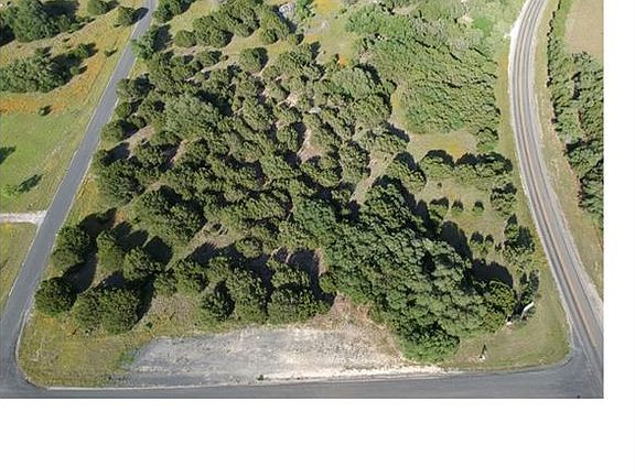 3rd image of 40 Westfall Trl