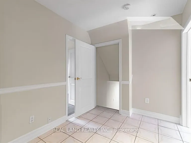360 Chantenay Dr #BACK — Photo 11