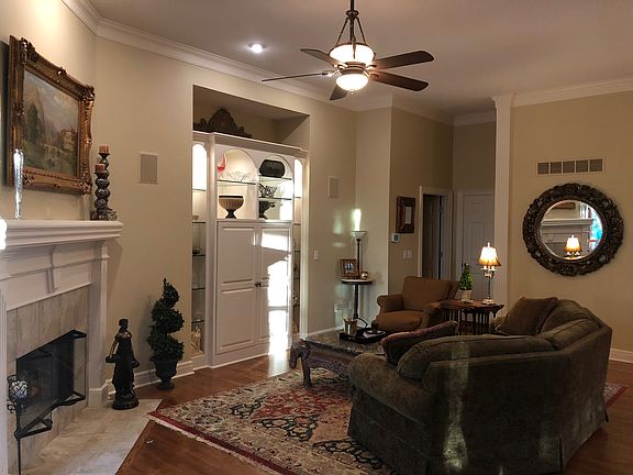 5th image of 13320 Pennsylvania Ct