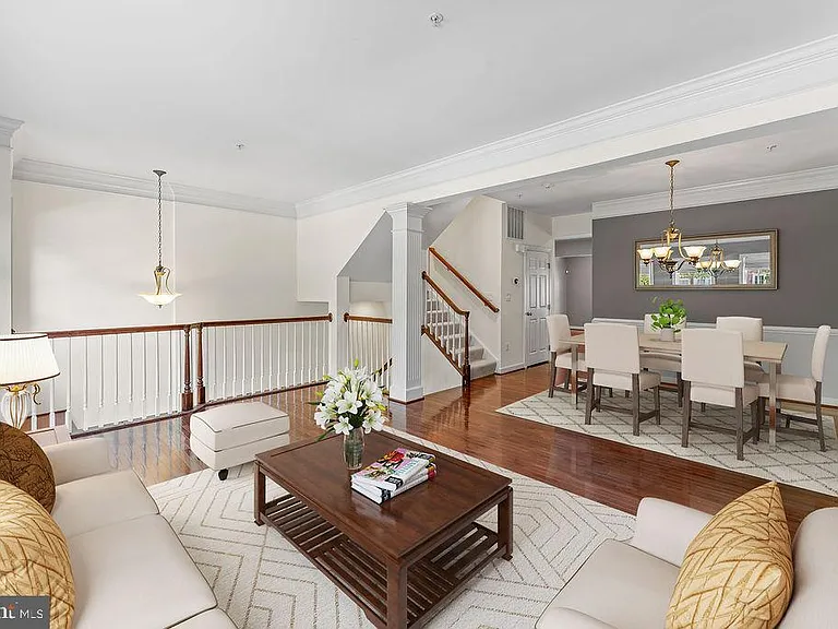 1627 Whitehall Dr — Photo 2