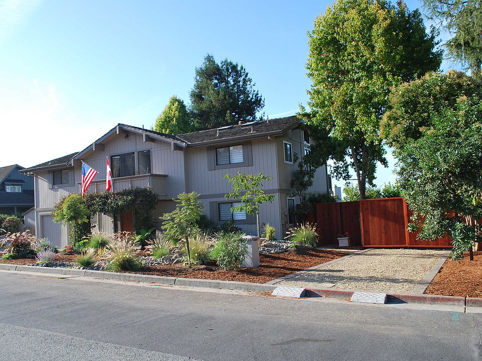 1st image of 676 Saint Andrews Dr
