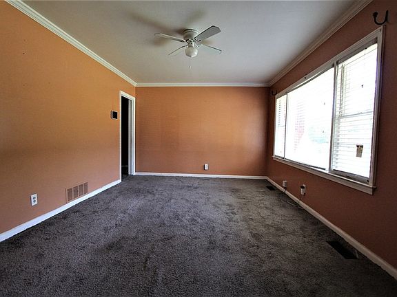 2nd image of 609 Englewood Dr
