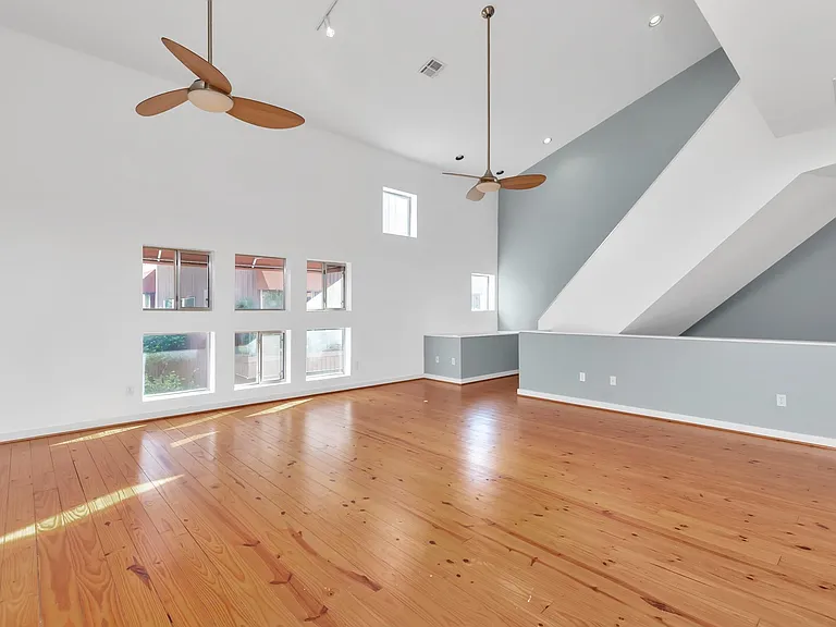 2605 Calumet St #38 — Photo 11