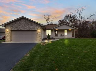 9449 Chippewah Ct, Demotte, IN 46310