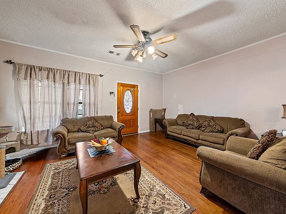 2nd image of 1725 Summer Ave