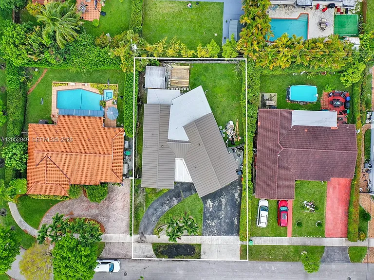 1430 SW 102nd Ct — Photo 6