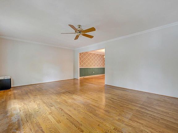 3rd image of 3738 Kentland Dr