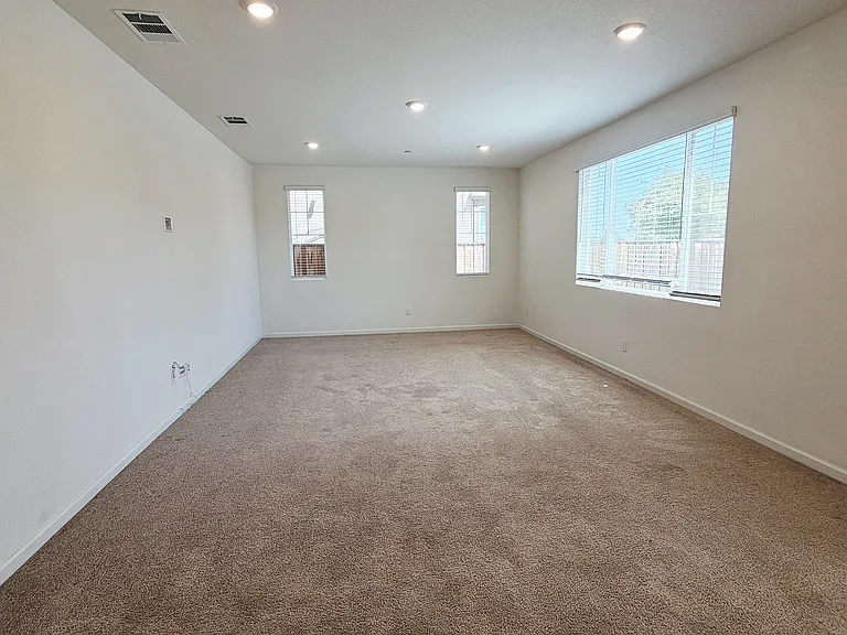 5444 Gallier Loop — Photo 22