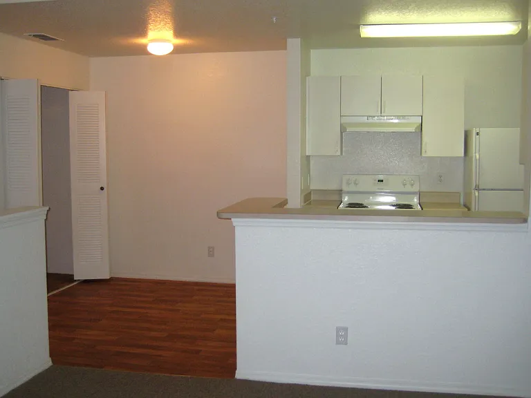 Whistler's Green Apartment Homes — Photo 6