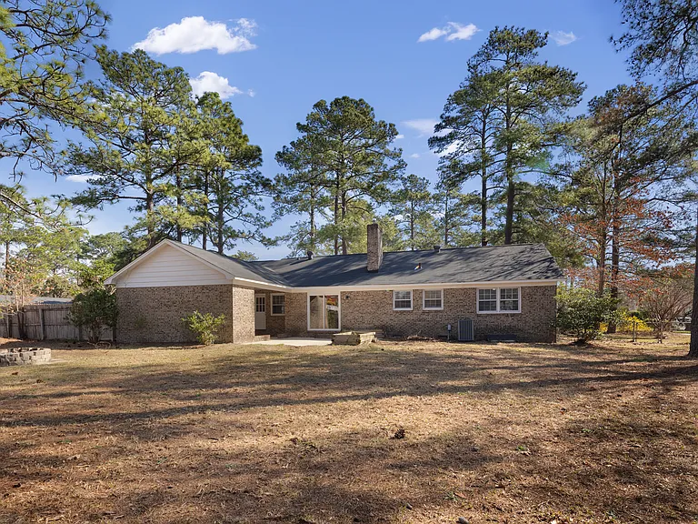 400 Hallmark Rd — Photo 3