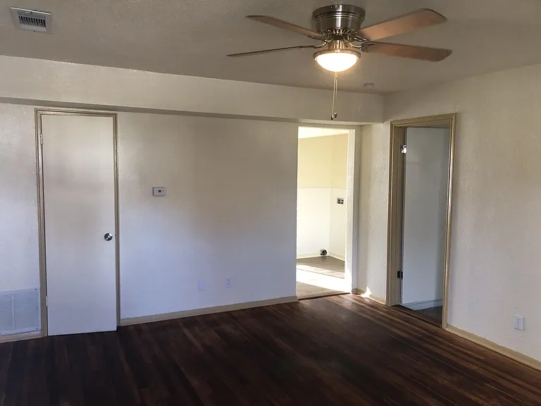 7112 Dogwood Park Dr — Photo 2