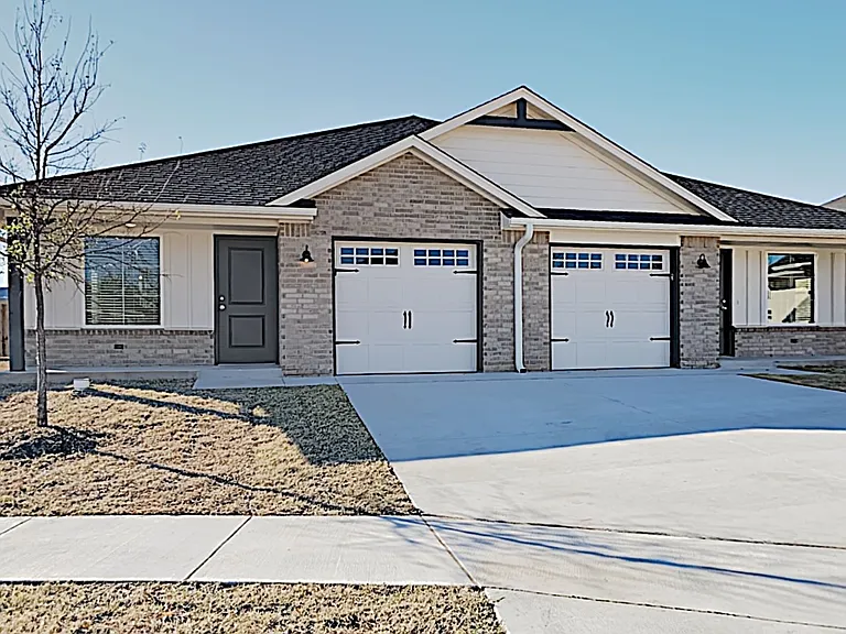 5017 Avion Ct — Photo 1