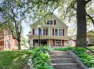 217 S 14th St, Quincy, IL 62301