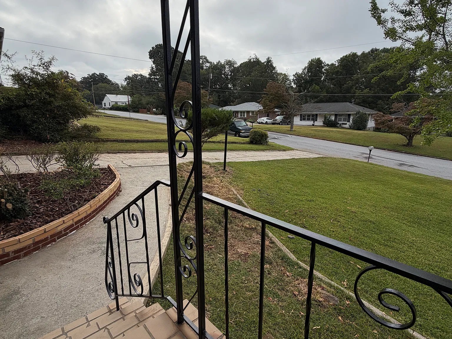 2031 Montrose Dr — Photo 3