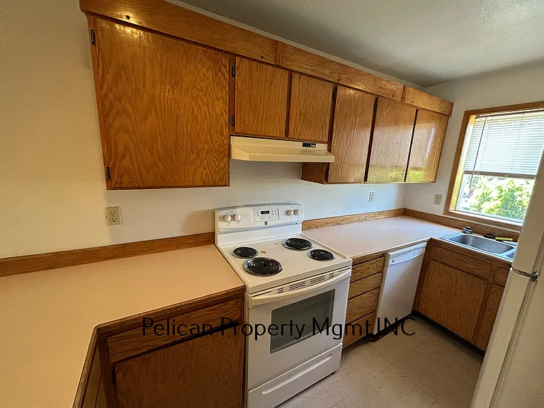 2055 N Eldorado Ave — Photo 6