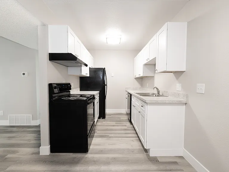 Parkview Apartments — Photo 9