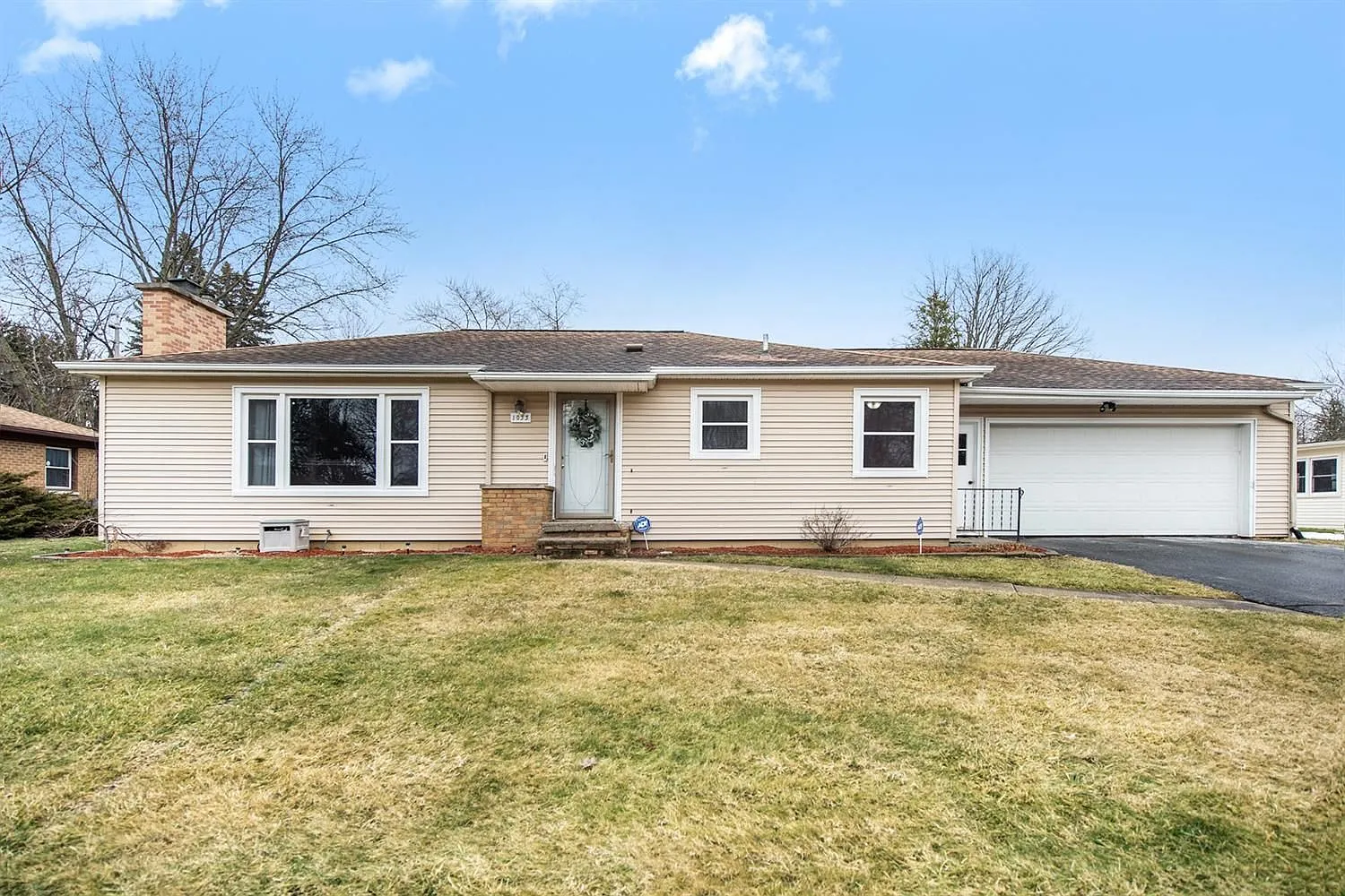 1033 Westfield Dr photo 1