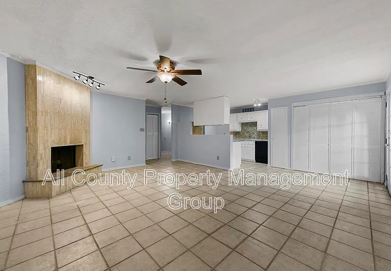 1305 Clark Trl — Photo 3