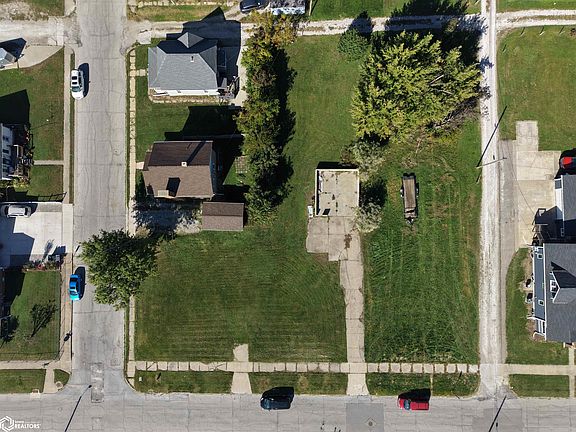 5th image of 709 W State St